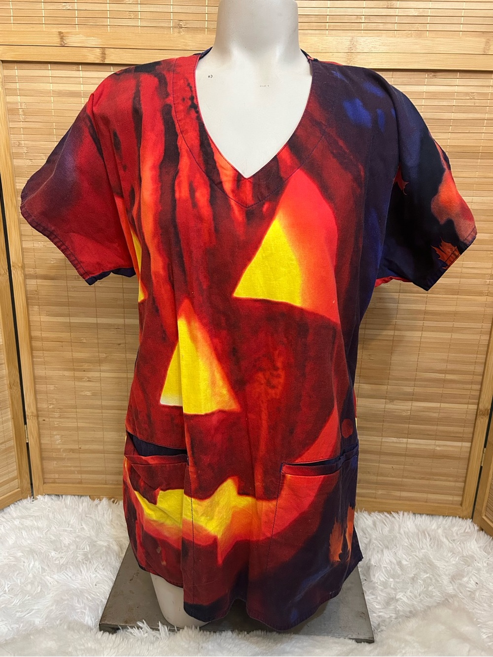 S.C.R.U.B.S. Smart Scrubs Halloween Jack o lantern pumpkin scrubs top woman’s S